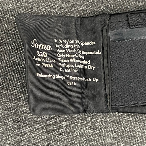 Soma Intimates Enhancing Strapless Push Up Bra in Black Size 32D - Picture 2 of 7